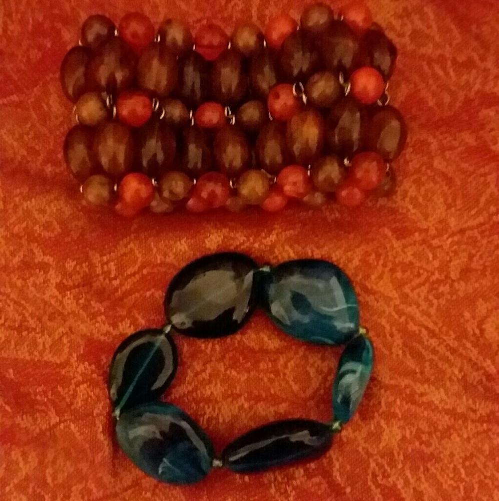 LOT of EIGHT Jewelry Pieces